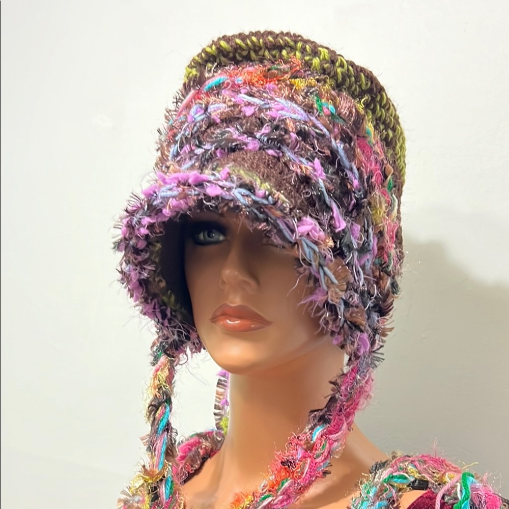 Handcrafted Multicolor Knit Hat - Picture 4 of 12
